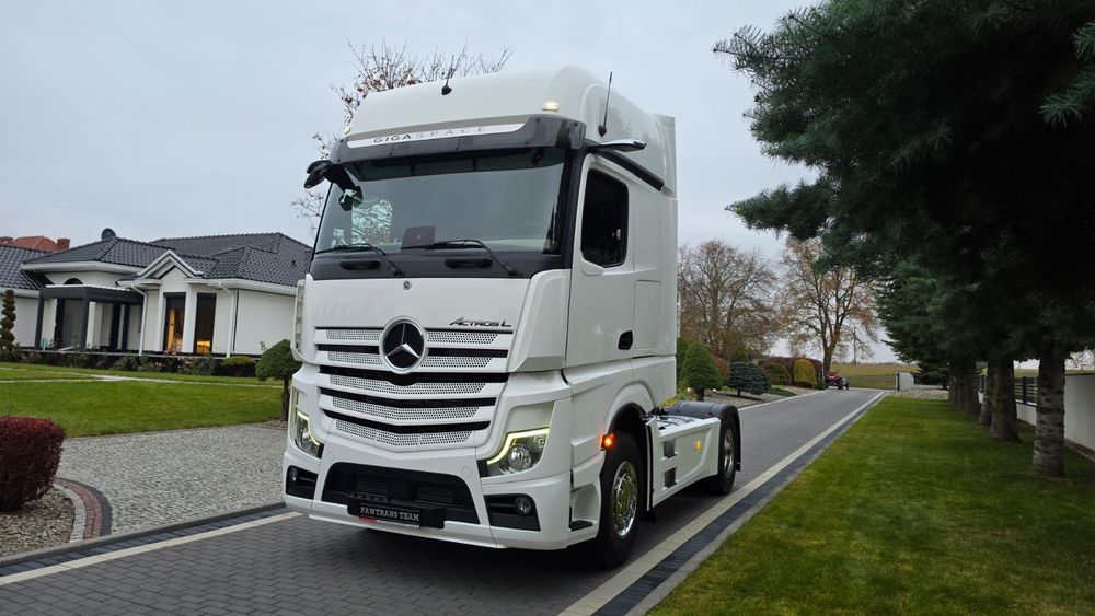 Mercedes-Benz