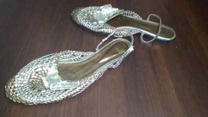 Продам летнюю женскую обувь в ассортименте . Акция !