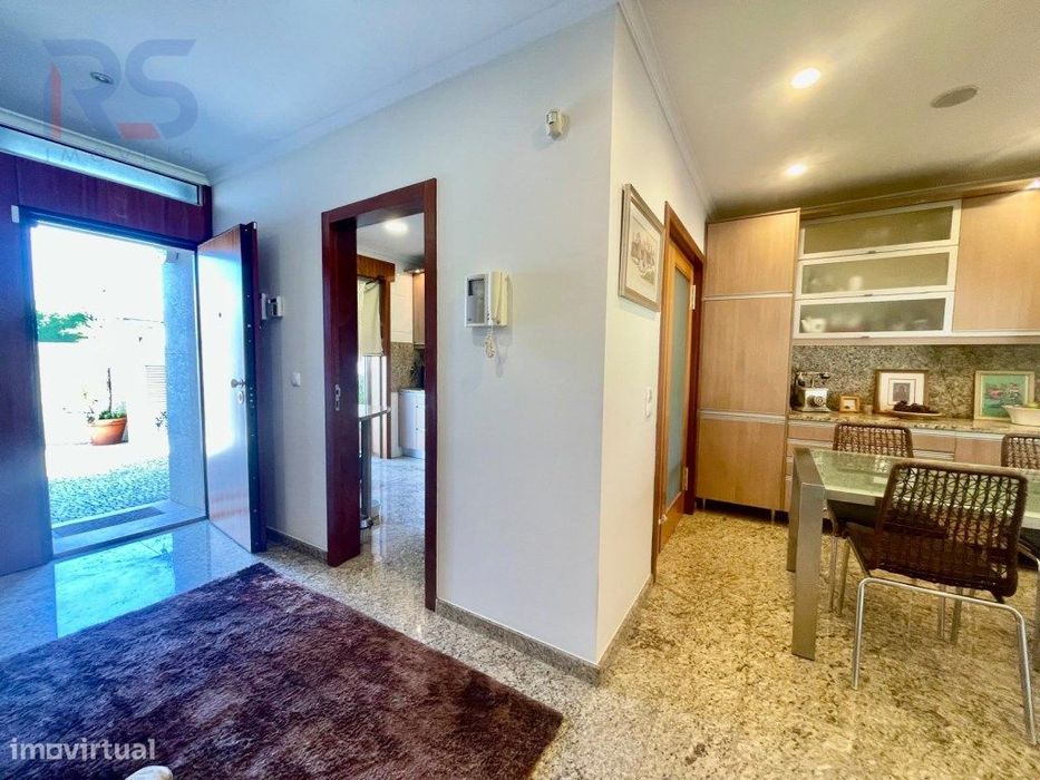 Moradia T5 2 frentes, Castelo da Maia