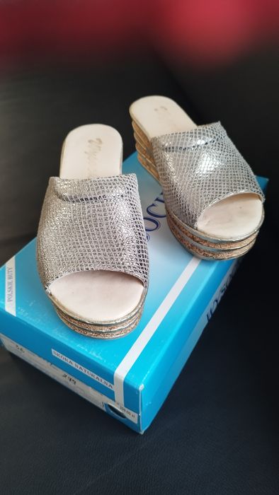Buty na koturnie 36