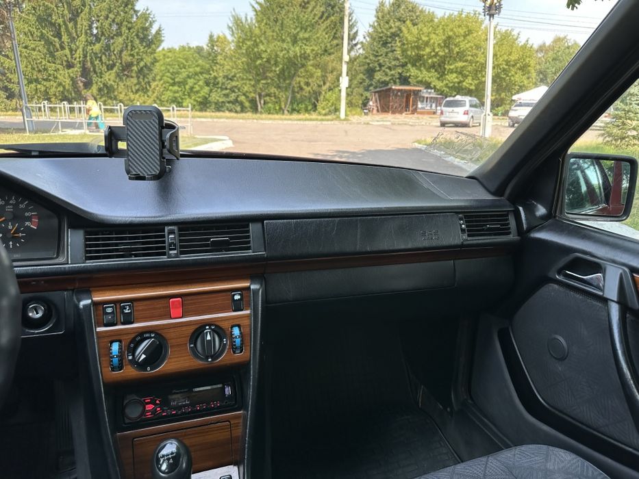 Mercedes-Benz w124