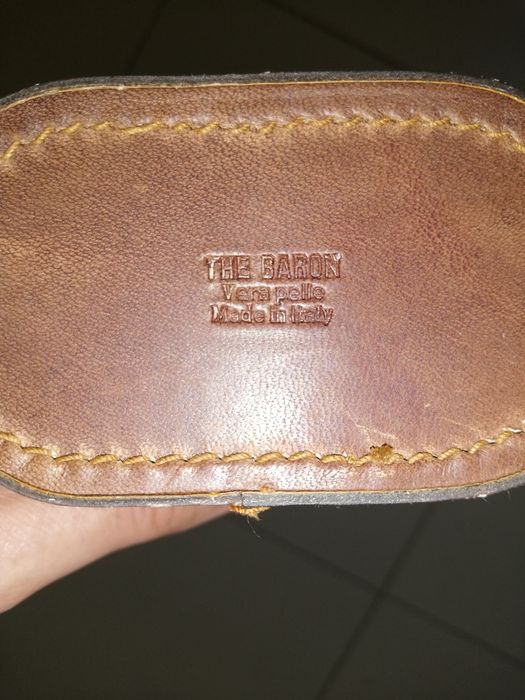 Porta bebida em vidro e pele