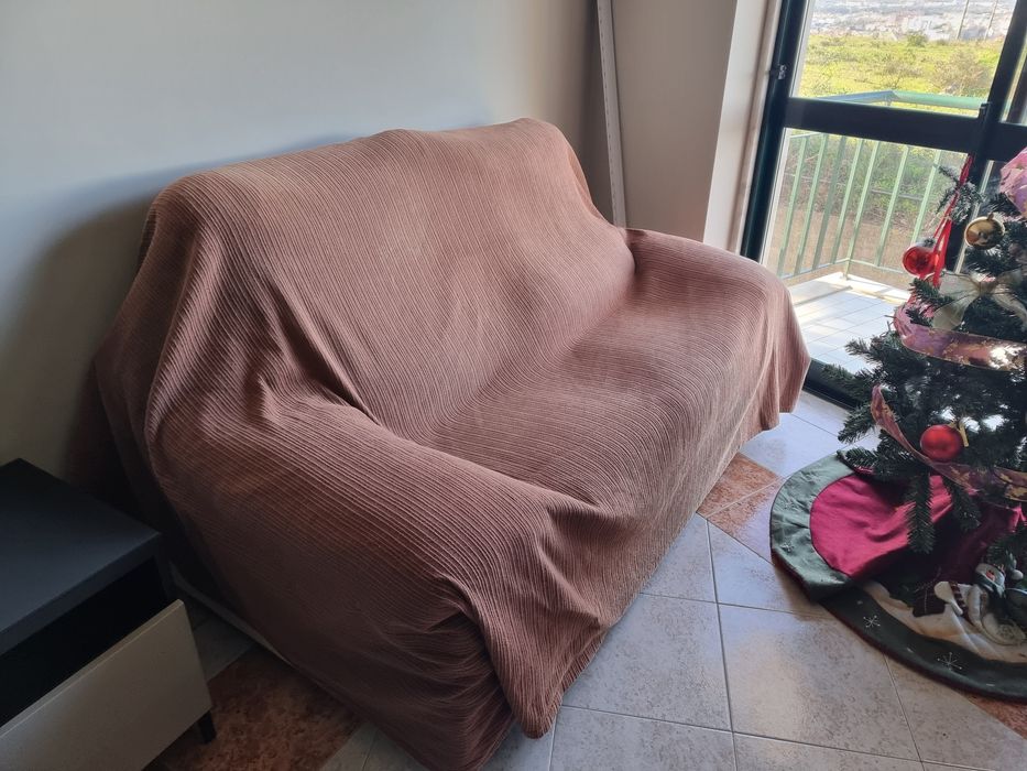 Sofá-cama de dois lugares à venda