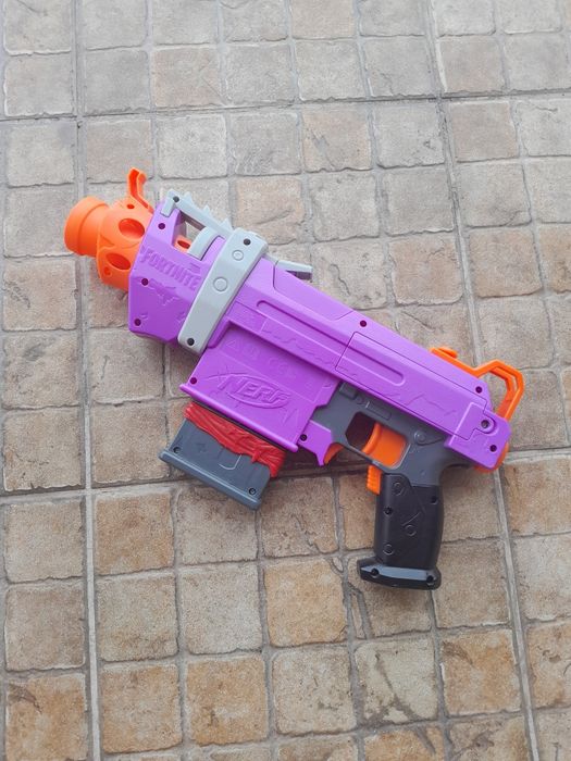 Pistolet nerf fortnite i strzałki