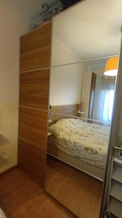 Roupeiro IKEA em bom estado de conservação