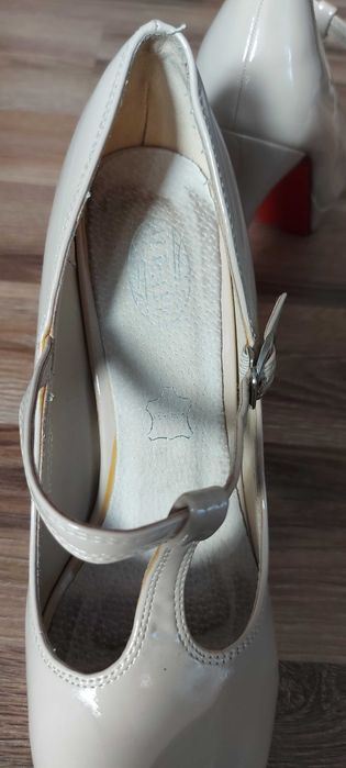 Super czółenka nude r.37