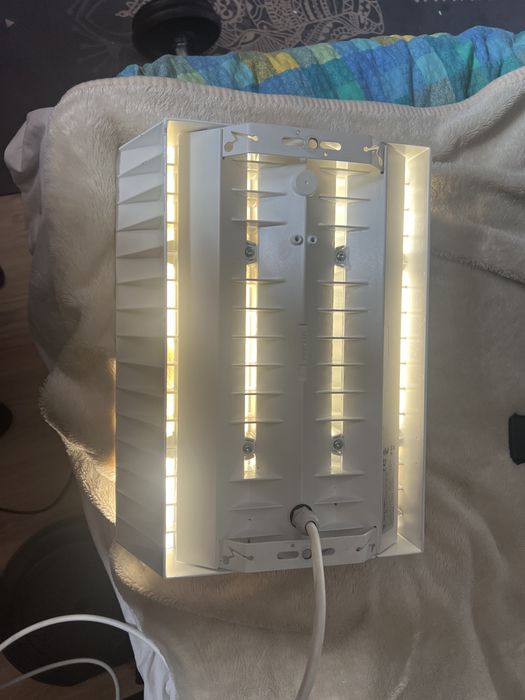 Zumtobel CRAFT M LED lampa halogen oświetlenie garażu