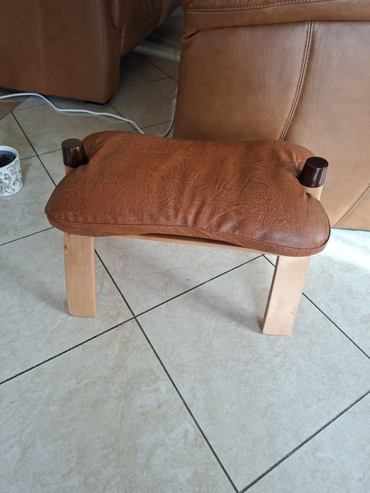 Podnóżek, taboret, małe krzesło