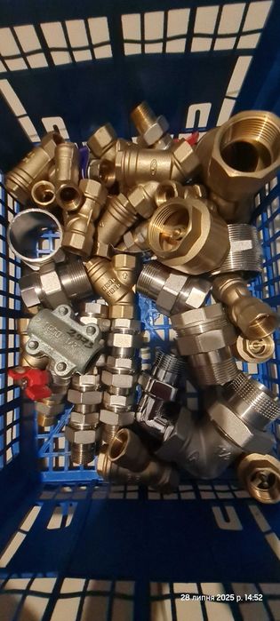 РОЗПРОДАЖ:  Обігрівачі, Насоси, радіатори, крани, фітинги, регулятори,