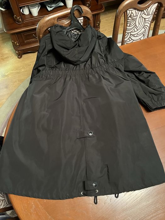 Плащ, вітровка, куртка осіння