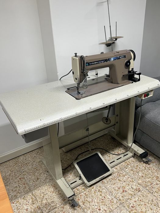 Máquina de Costura Industrial Reta - The GLOBAL Selection 305TD