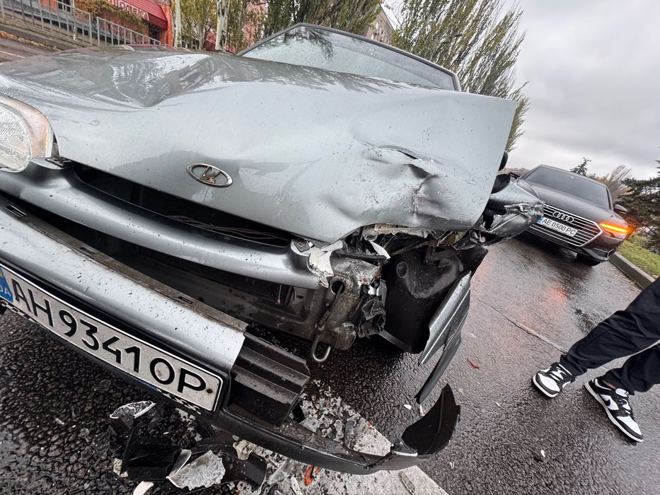 Авто після ДТП,але на повному ходу,продається тому що не має часу ремонтувати її, по пошкодженням капот,ліве переднє крило,та трішки тріснуте лобове скло, радіатор,двигун,все ціле