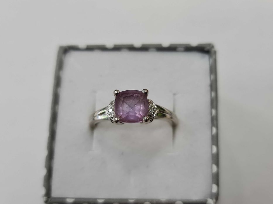 Złoty pierścionek/ 585/ 3.00 gram/ R17/ Ametyst/ Brylanty