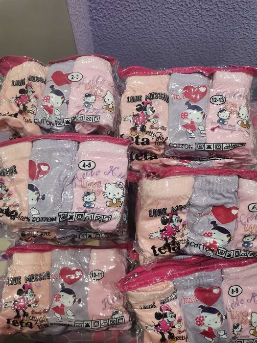 Продам трусики 4-5 лет