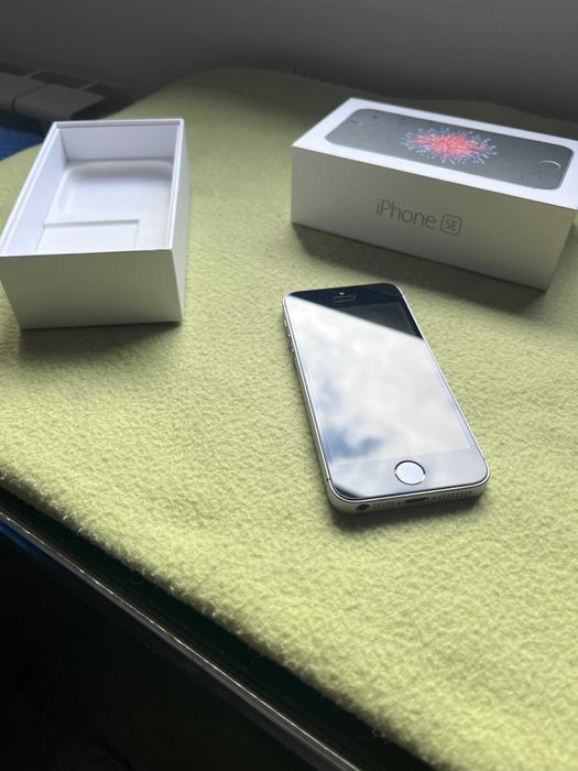 Iphone SE 2016, 32Gb, com Bateria nova, bem estimado, sem avarias.