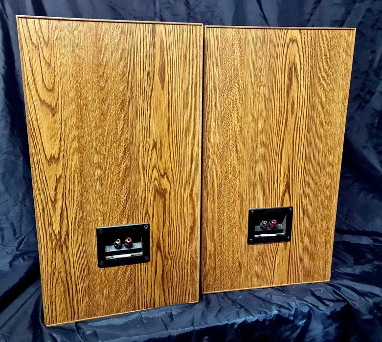 Colunas Infinity RS 3001 para despachar