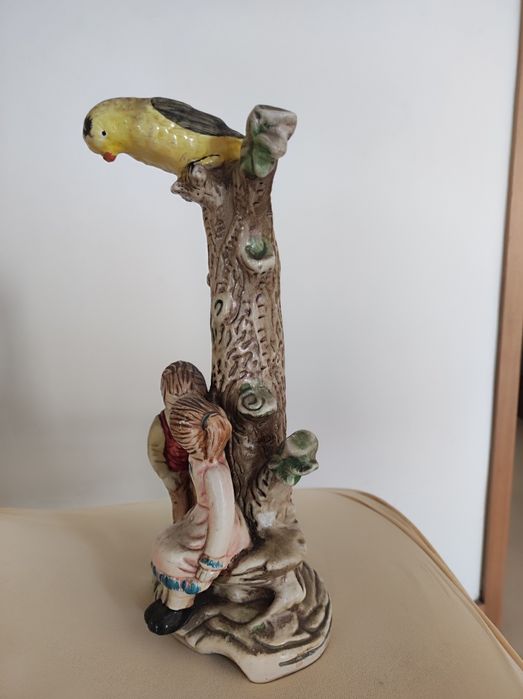 Peça de cerâmica vintage