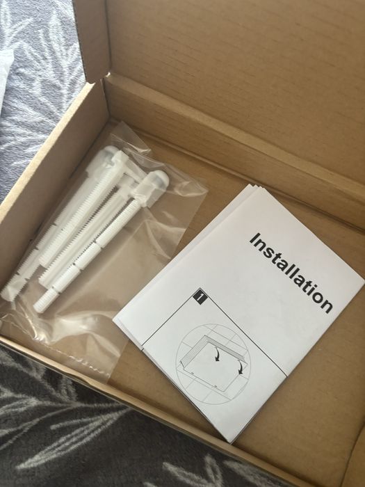 Przycisk spłukujący złoty