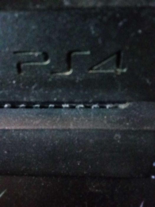 PS4 with Controller and Headset64283967645441122