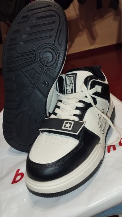 Продам кросівки зимові, чоловічі 40-го розміру