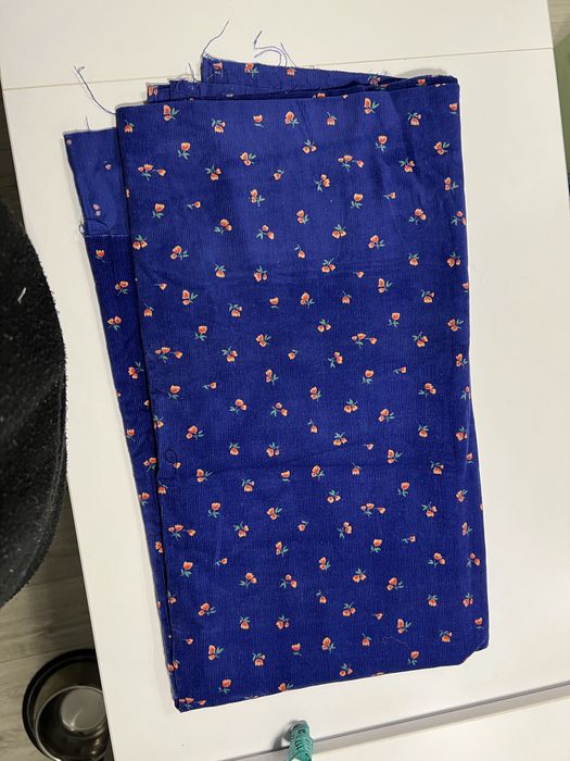 Вельветова тканина з квітами