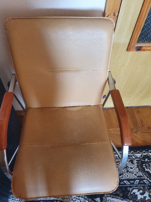 Стул офисный          .