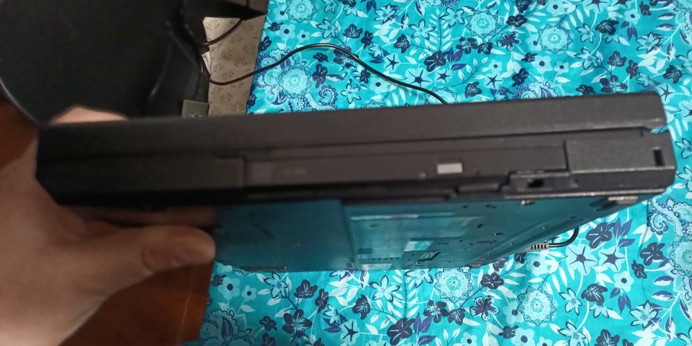 Portátil Lenovo R500