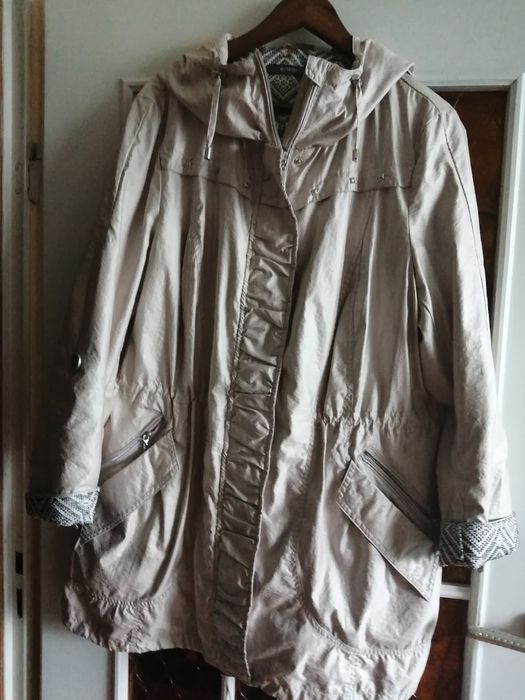 Kurtka perłowy beż.