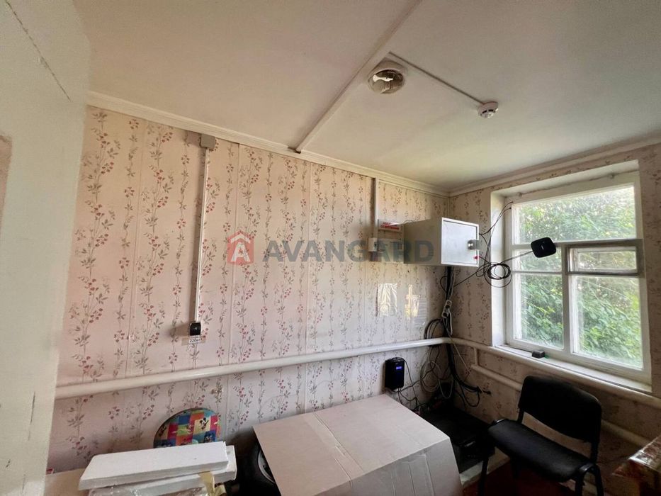 Продається виробничо-складська будівля з залізничною колією!