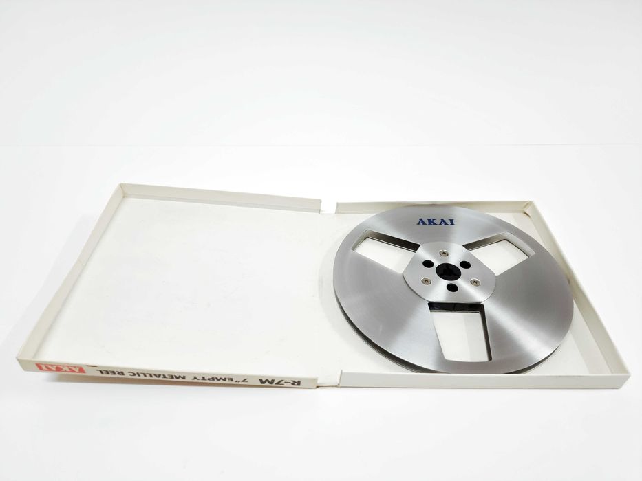 R-7M Akai 7" Empty Metallic Reel no estojo original