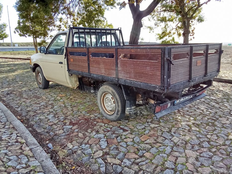 Vendo ou troco Nissan d21
