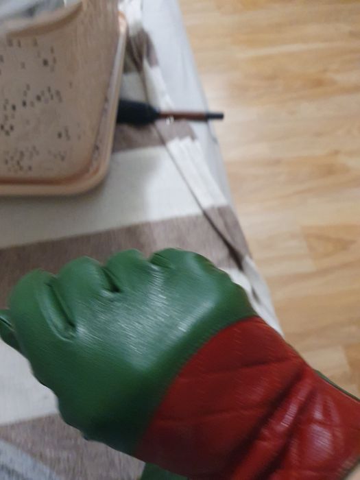 Тонкі шкіряні теплі нові жіночі печатки, є примірка