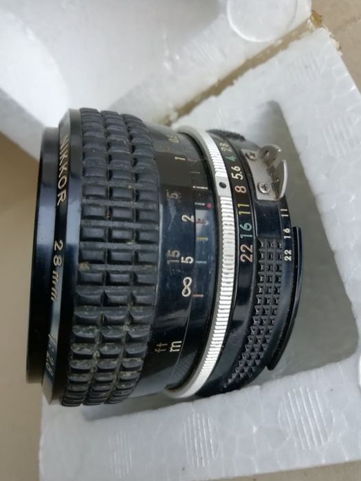 Объектив - мануал  Nikkor 28 мм  на f-2.8
