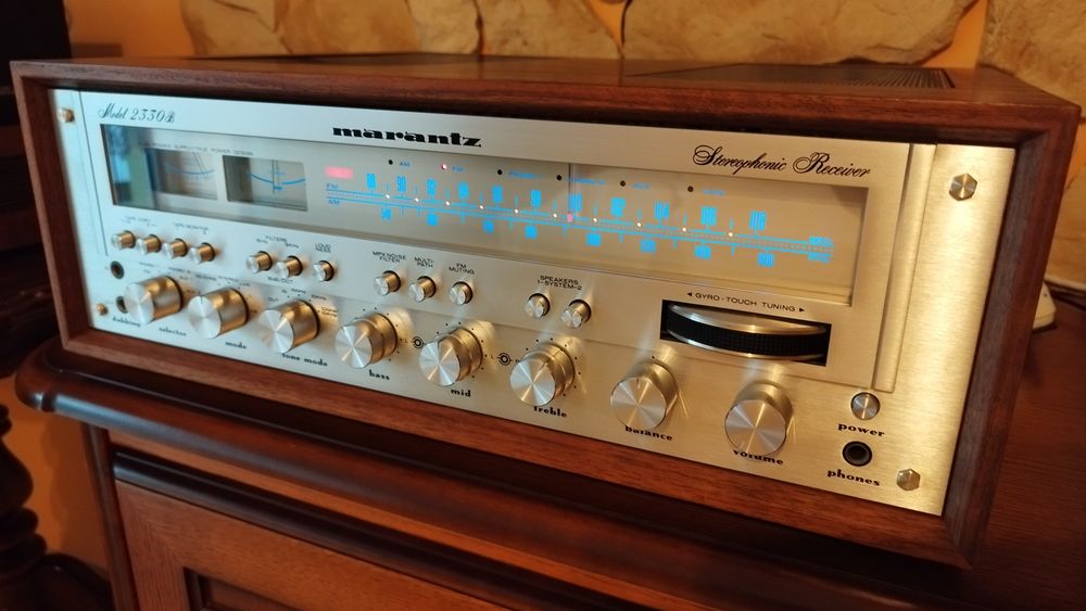 Amplituner Marantz 2330 b