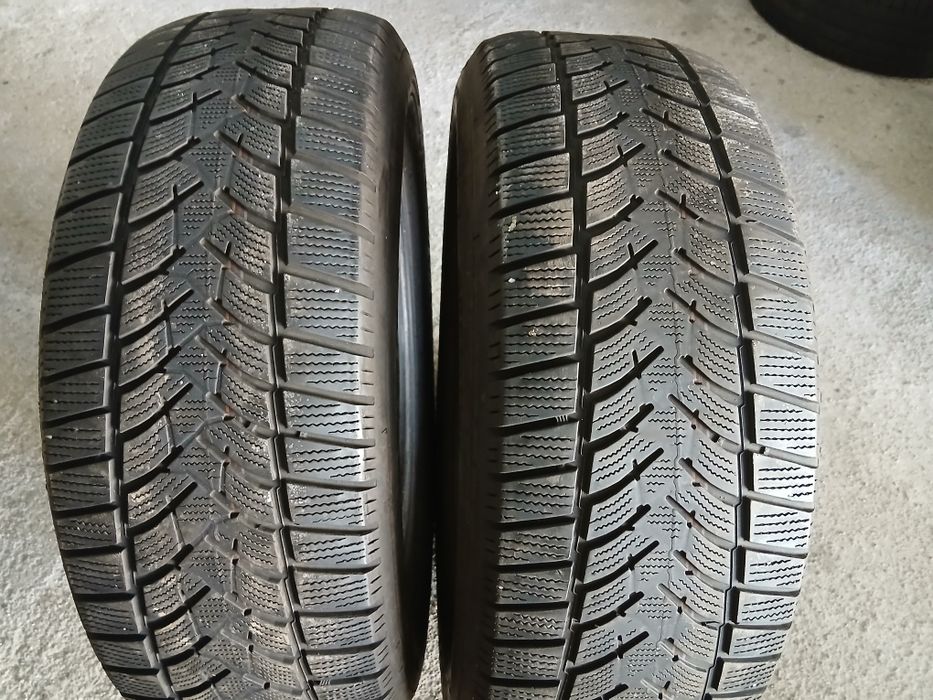 2 Pneus 235/60R18 Dunlop seminovos