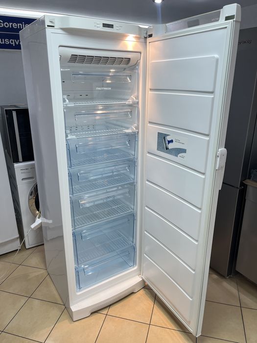 *Zamrażarka**noFrost*Zamrażarka do Gastronomii*