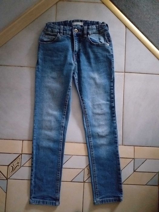 Spodnie dżinsowe, dresowe, polarowe, bawełniane rozm.146 cm. 5 szt.