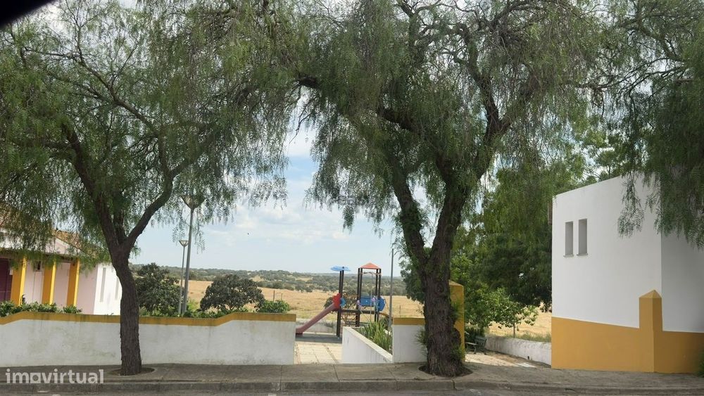 Moradia T2 para remodelar em Namorados - Castro Verde
