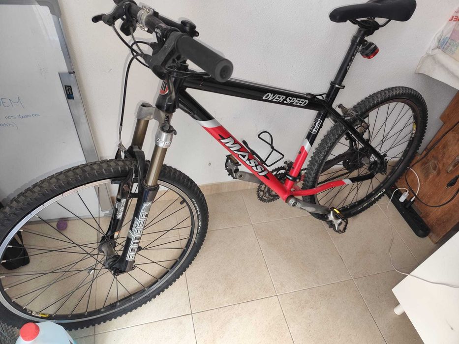 bicicleta de montanha (BTT) Massi Over Speed com  suspensão Marzocchi Bomber