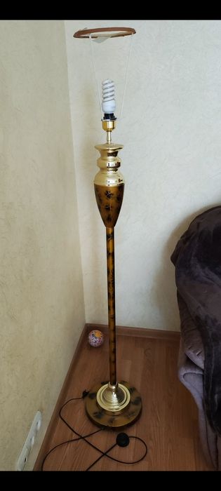 Продам торшер у гарному стані