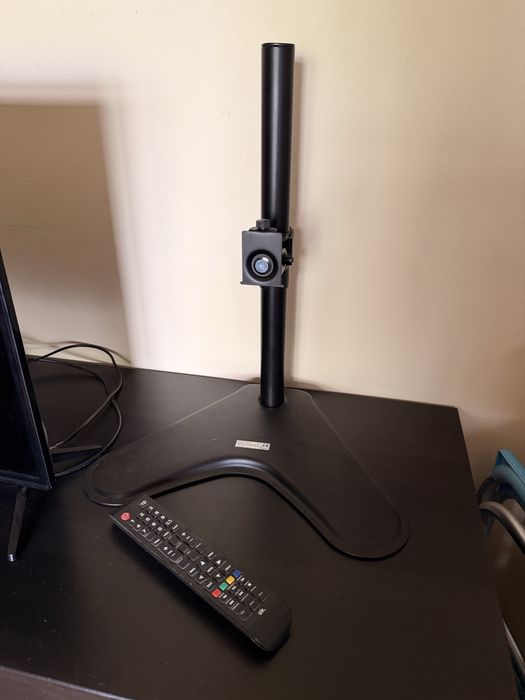 Televisão TV Led marca Ok 32'' + oferta de suporte extra