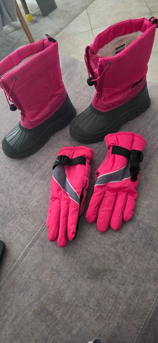 Botas e luvas menina
