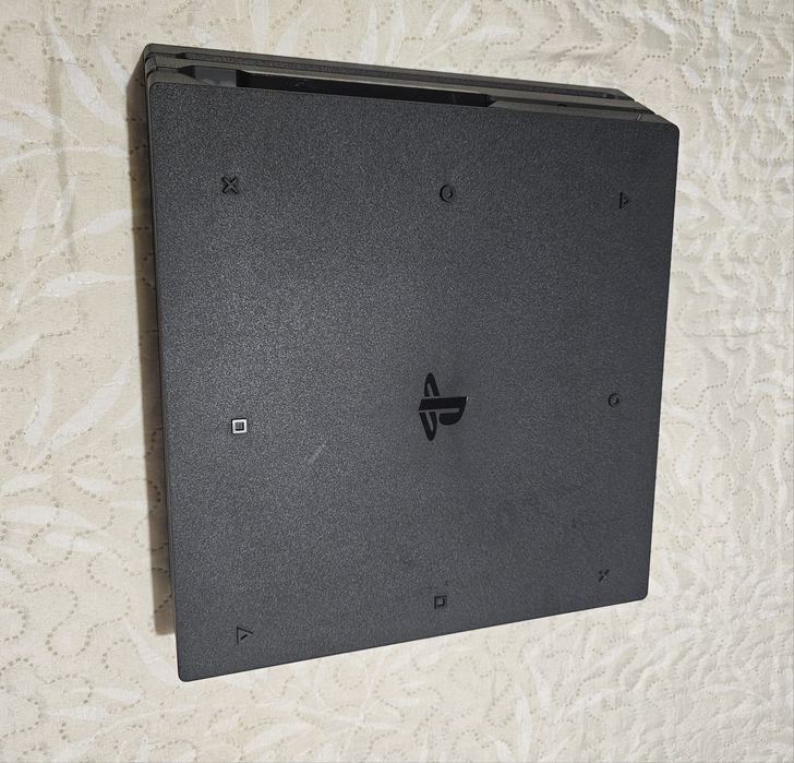 PS4 Pro 1TB + Comando Original + RDR2