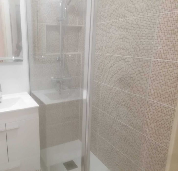 T1 recentemente renovado e mobilado – perto da praia