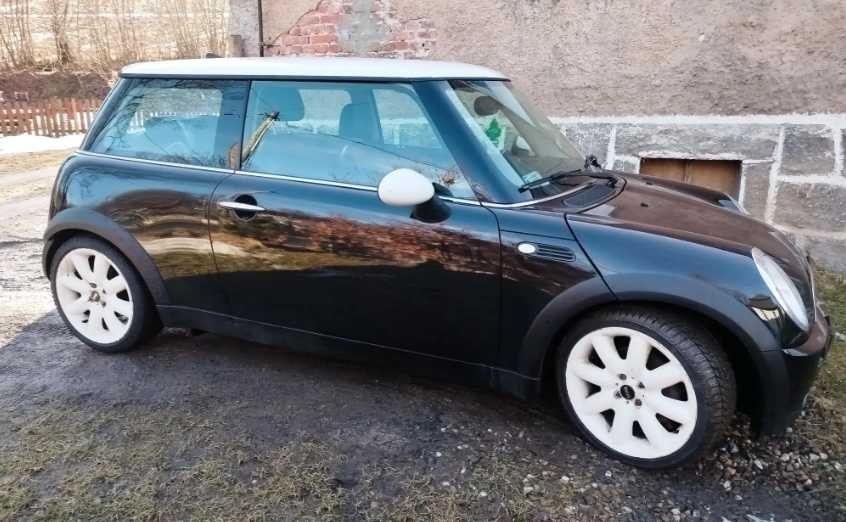 Разборка Mini Cooper  R50  бампер комплектний
