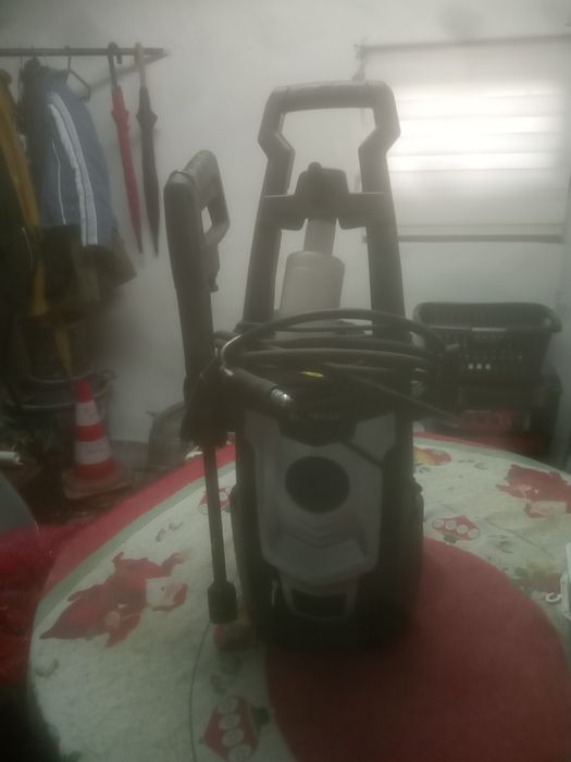 Vendo máquina de lavar paredes em bom estado por 80 euros