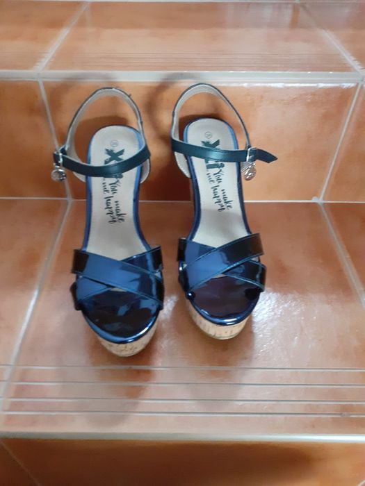 Sandália salto alto