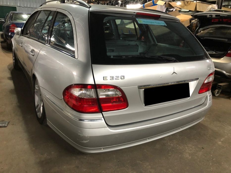 Mercedes (W211) E320 CDI Station de 2003 para peças
