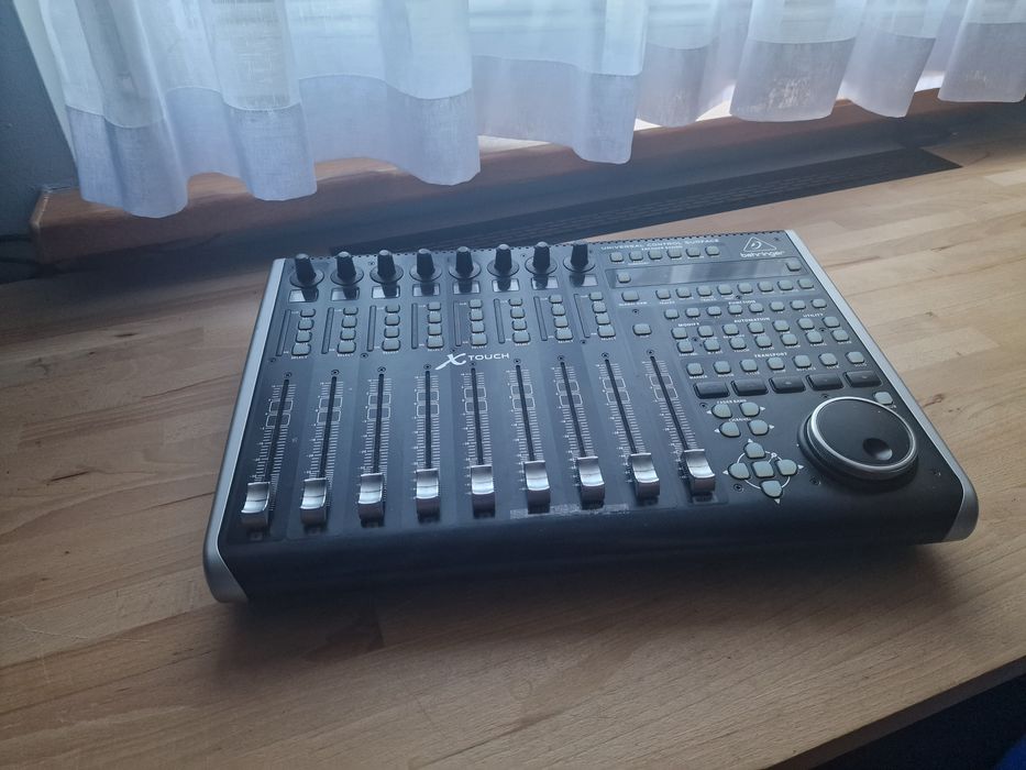 Behringer X-Touch