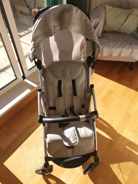 Carrinho Chicco, fácil de dobrar e arrumar